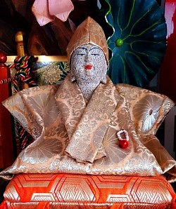 お抱え地蔵尊